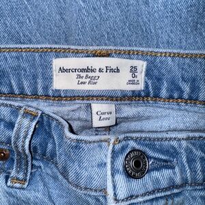 A&F Low Rise Baggy Jeans CURVE LOVE